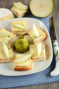 grzanki z serem pleśniowym i gruszką2